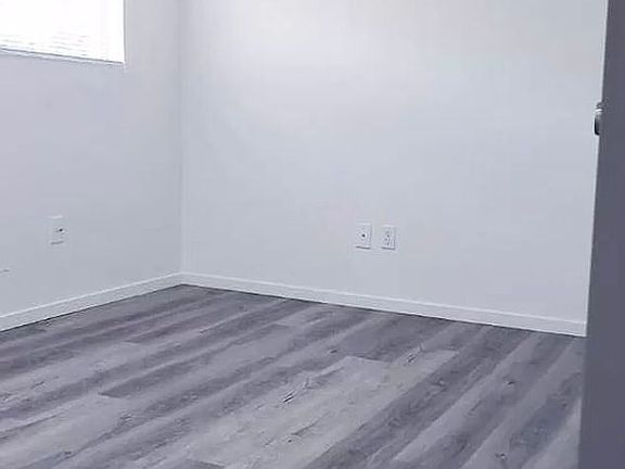 4th image of 11338 3rd Ave NE #A