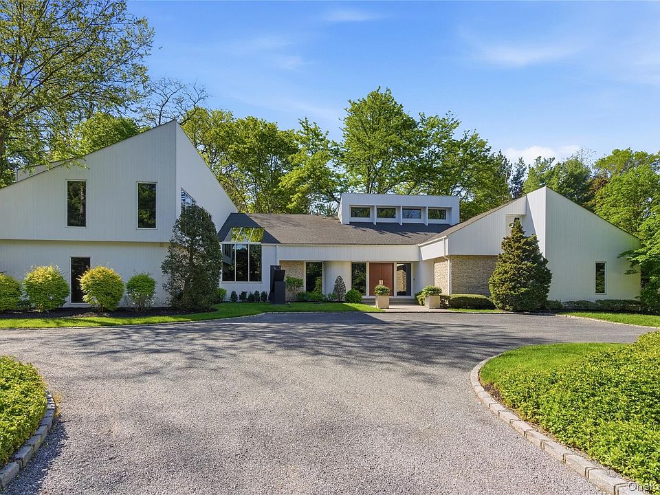 1st image of 93 Hoaglands Lane