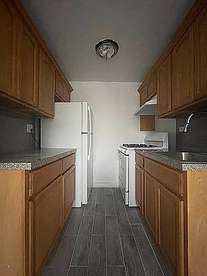 4th image of 2922 Nostrand Ave #M