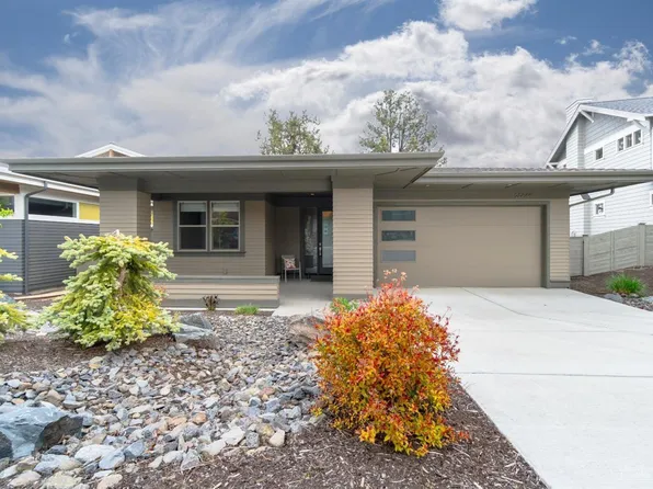 20644 SE Cougar Peak Dr, Bend, OR 97702