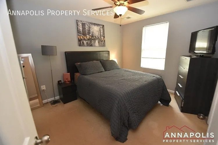 807 Croggan Cres — Photo 7