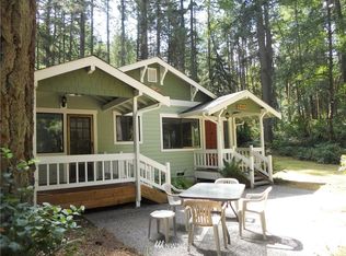 11601 Pine Pl, Anderson Island, WA 98303