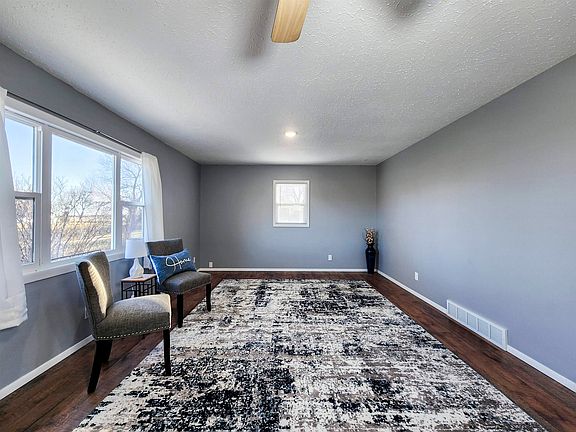 2nd image of 5105 W Sherwood Rd