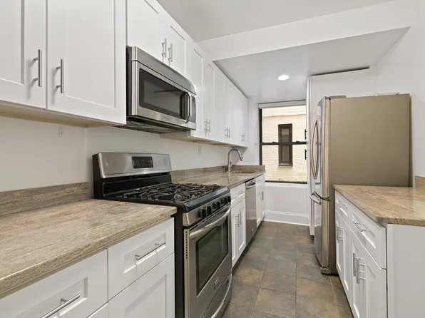 225 West 23rd Street image 1 of 14