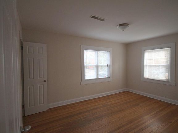 2nd image of 813 Louise Cir
