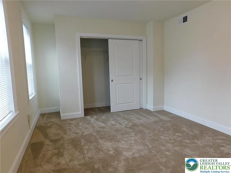 68 W Union Blvd — Photo 31
