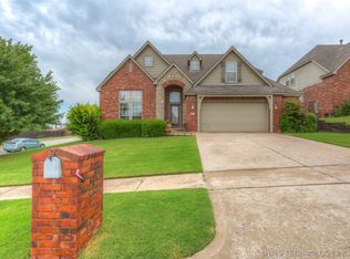 505 E Reno Pl, Broken Arrow, OK 74012