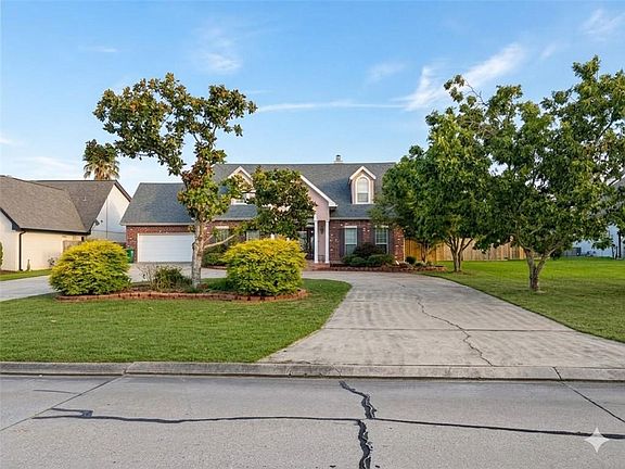 2nd image of 1065 Clipper Dr
