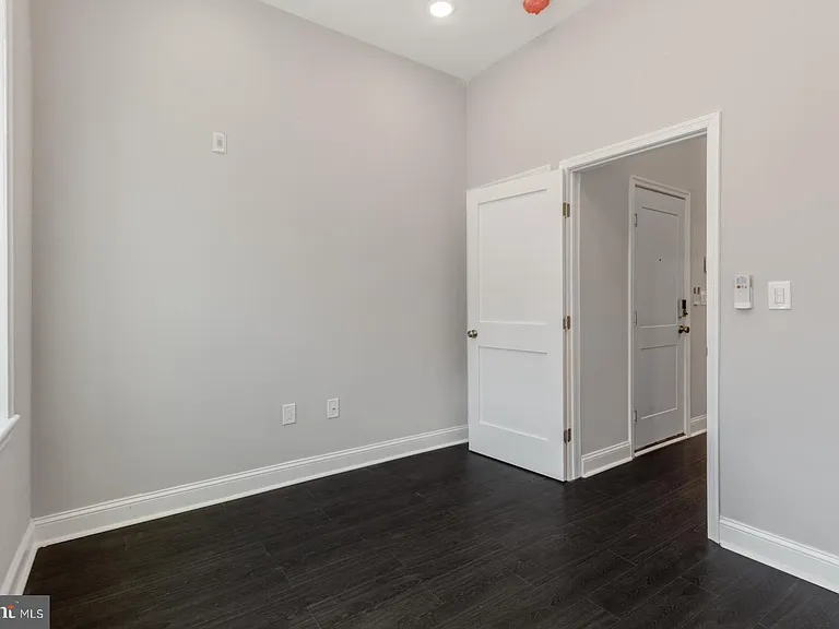 624 N 35th St #1 — Photo 10