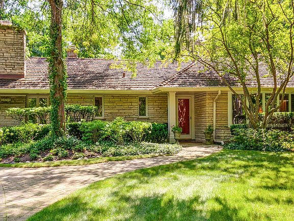 2nd image of 1111 Walden Ln