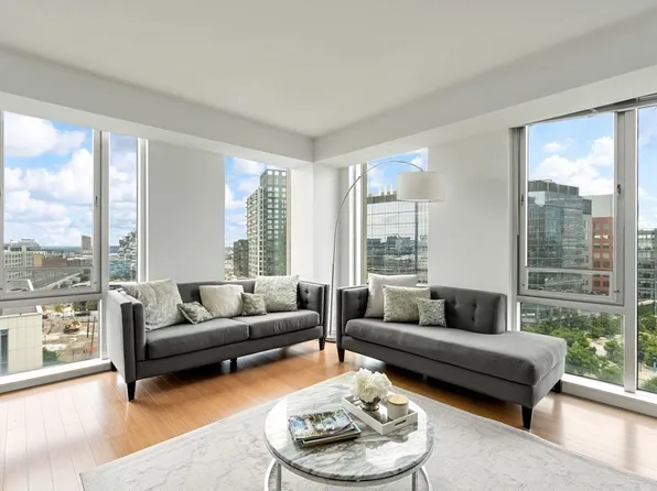 2 Earhart St Unit 1103, Cambridge, MA 02141