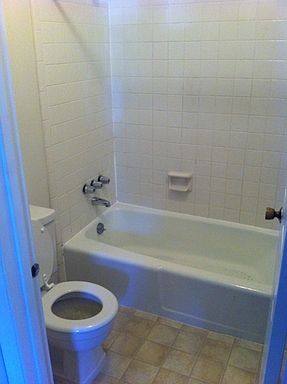 4th image of 3223 Regents Park Ln Unit D