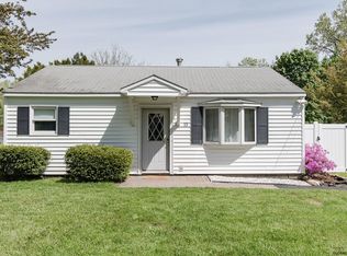 15 Riverview Dr, Schenectady, NY 12309
