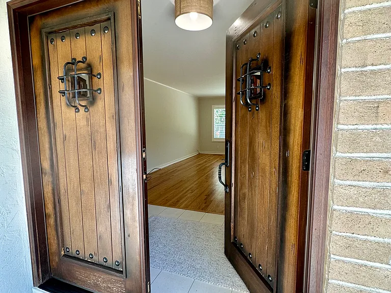 322 Castle Rock Rd — Photo 9