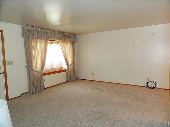 4th image of 1118 N 2nd St