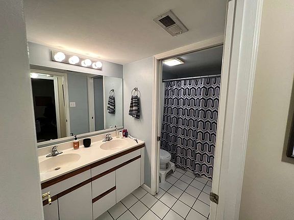 3rd image of 1201 Laurel Ave APT 106