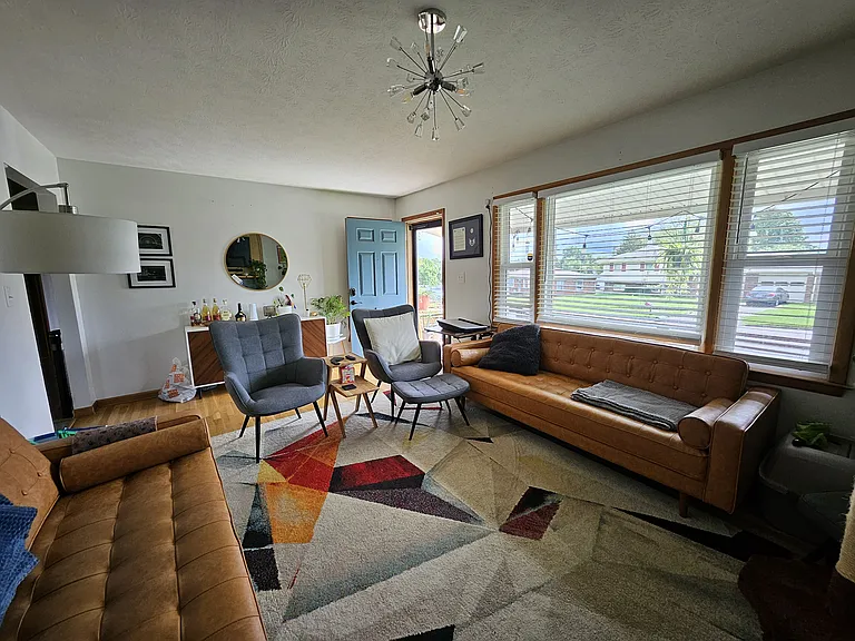 521 Stonehaven Dr — Photo 6