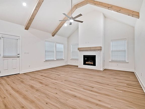 3rd image of 15 Cromarty Ln