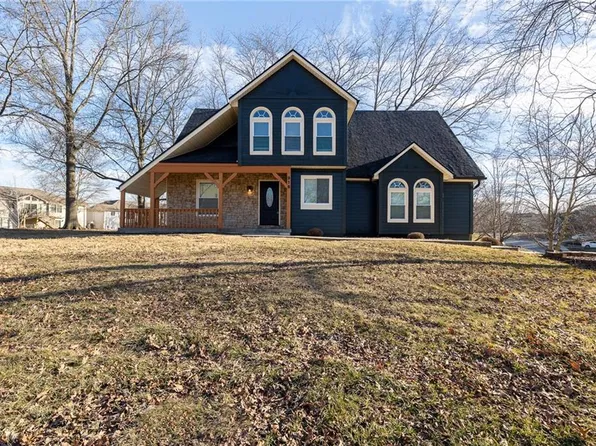 916 SW Richwood Dr, Blue Springs, MO 64015