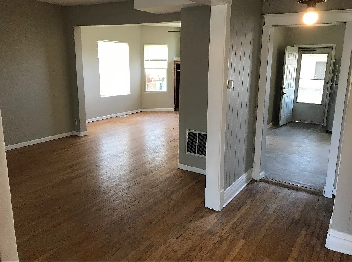 4 bed, 1500 sqft, $2,395 — Photo 4