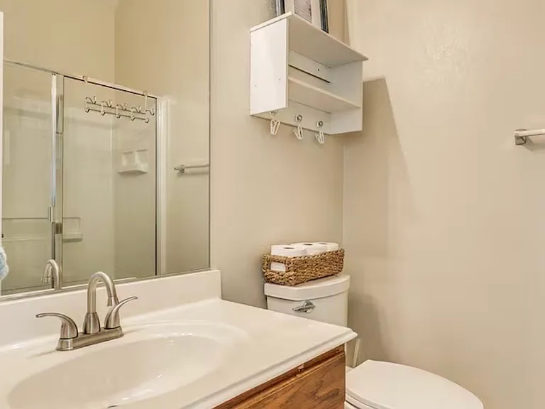 1138 Jamie Dr — Photo 8