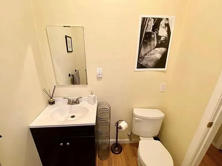 162 Franklin Ave #1 — Photo 11