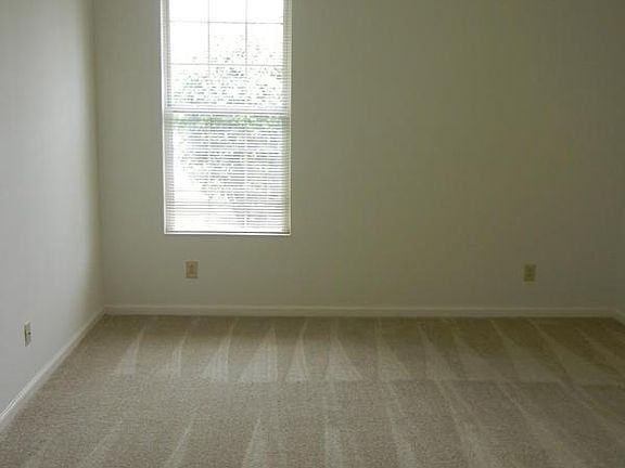 4th image of 2498 Heather Glen Ct APT 6
