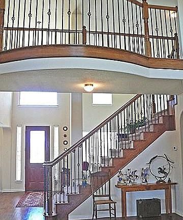 3rd image of 1580 Plum Valley Dr