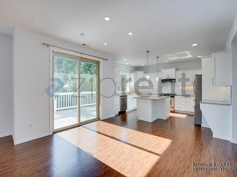 7607 NE 143rd Ct — Photo 6