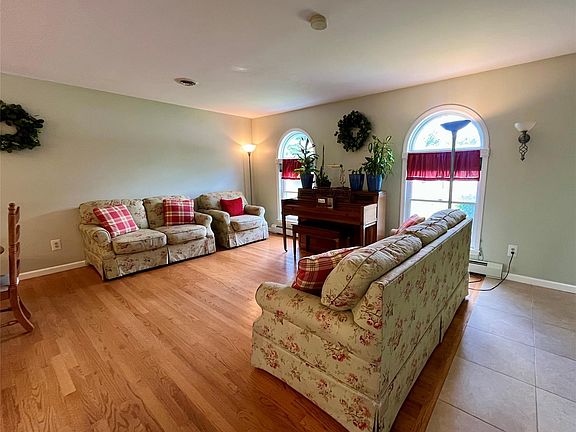 3rd image of 334 Greeves Road