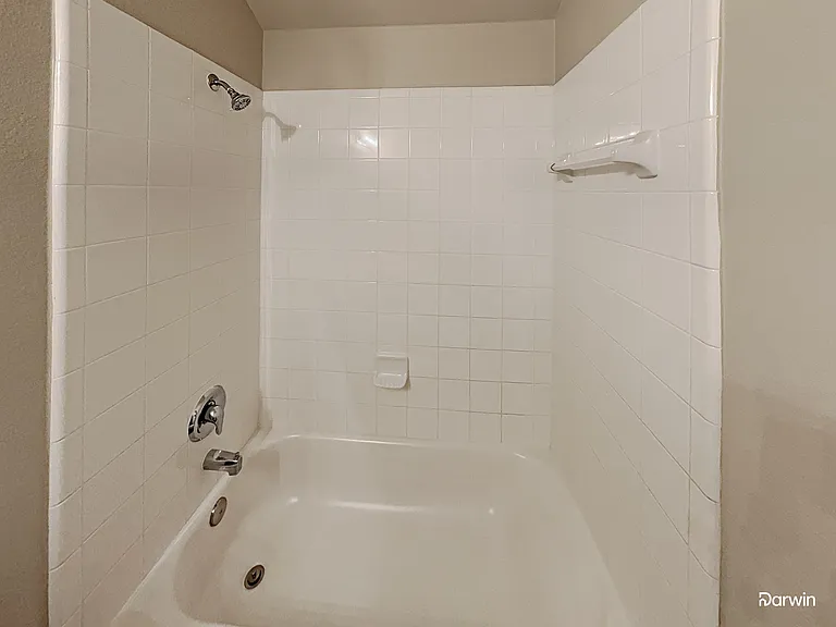 2513 Wynngate Dr — Photo 9