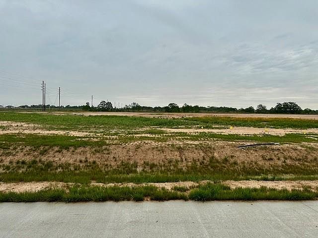 2nd image of 1033 Wrangler Way