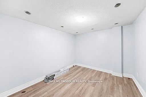 60 Cranberry Cres #BASEMENT — Photo 10
