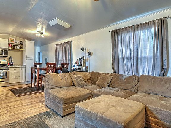 Family & Kitchen Area