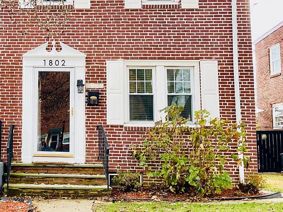 2nd image of 1802 Chestnut St