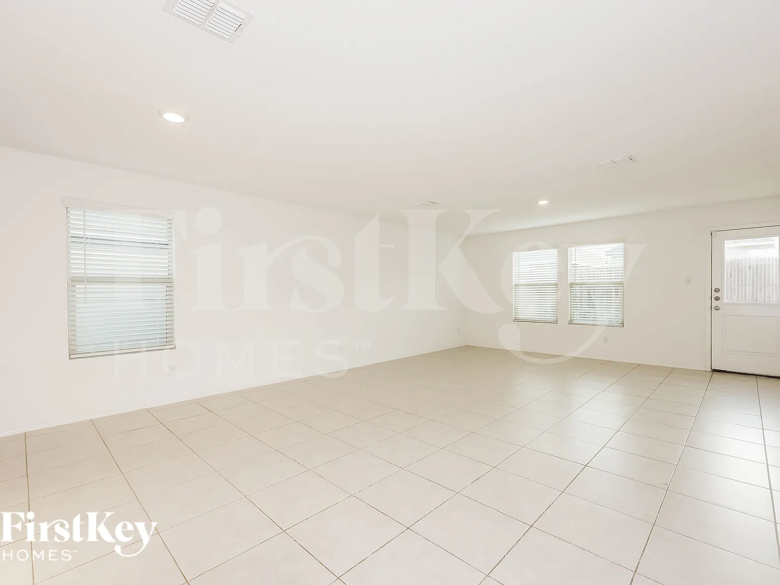 3 bed, 2.0 bath, 1996 sqft, $2,095 — Photo 2