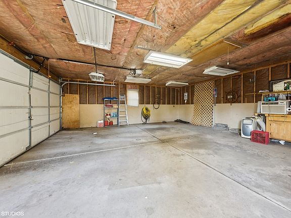 3rd image of 3S551 Elizabeth Ave