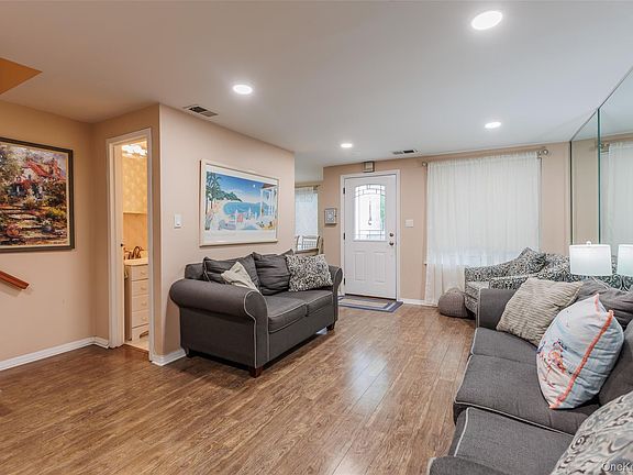 4th image of 290 Brettonwoods Drive