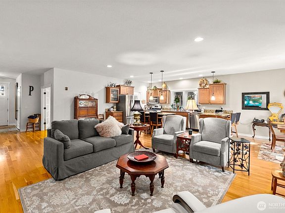 4th image of 2327 55th Avenue SE