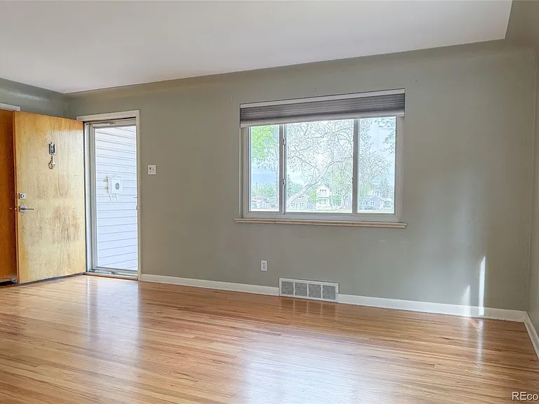 4125 Gray St — Photo 3