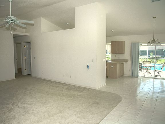 5th image of 1420 SE 21st St