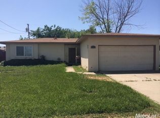 28 E Wallis Ave, Gustine, CA 95322