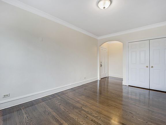 4th image of 2749 N Kilbourn Ave #1