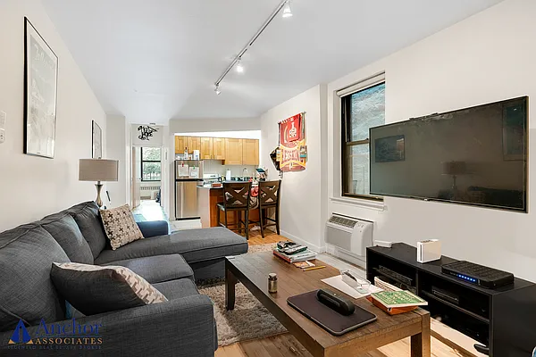 Rented by Anchor Associates | media 6