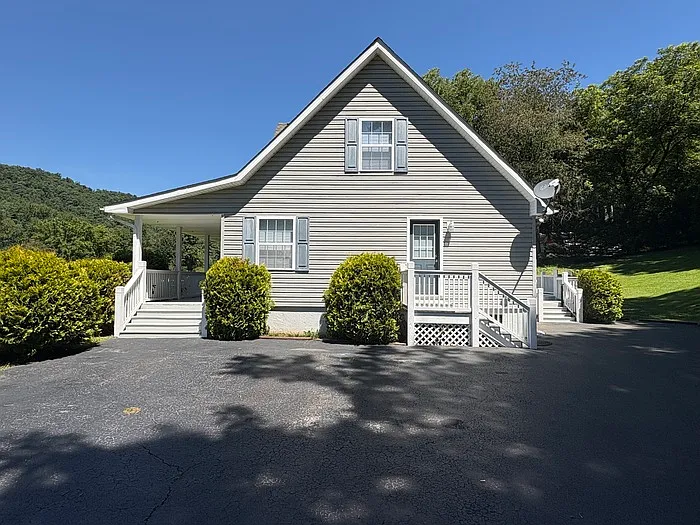 3 bed, 2.5 bath, 2612 sqft, $2,000 — Photo 4