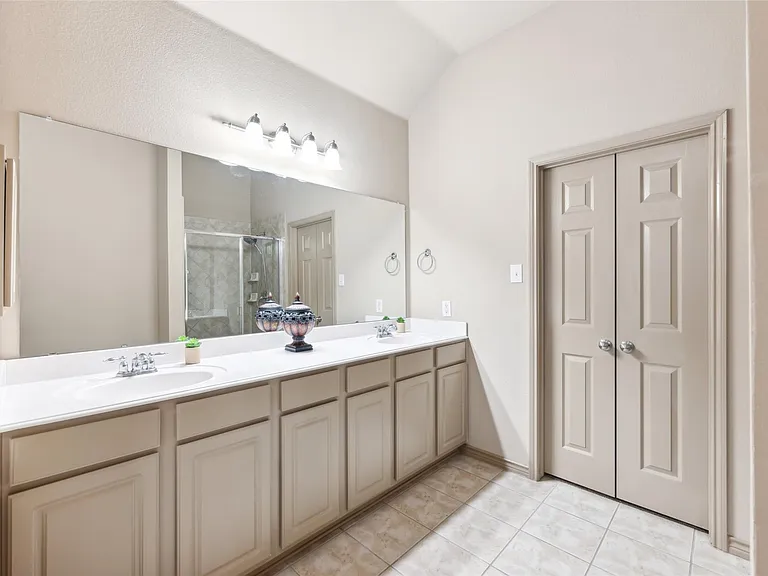 7586 Saint Stephens Sq — Photo 29