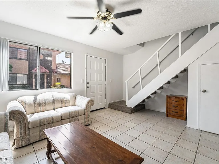 4302 Lynnann Dr — Photo 2