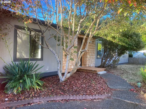 100 River Bend Rd Space 127, Reedsport, OR 97467