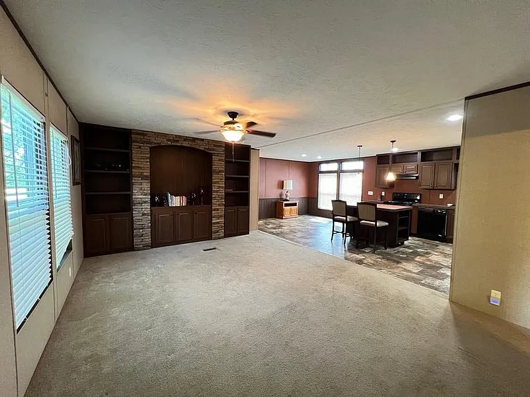 112 S Fitzwilliams Ln #B — Photo 3