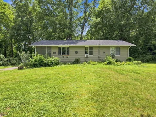 712 Renninger Rd, Akron, OH 44319